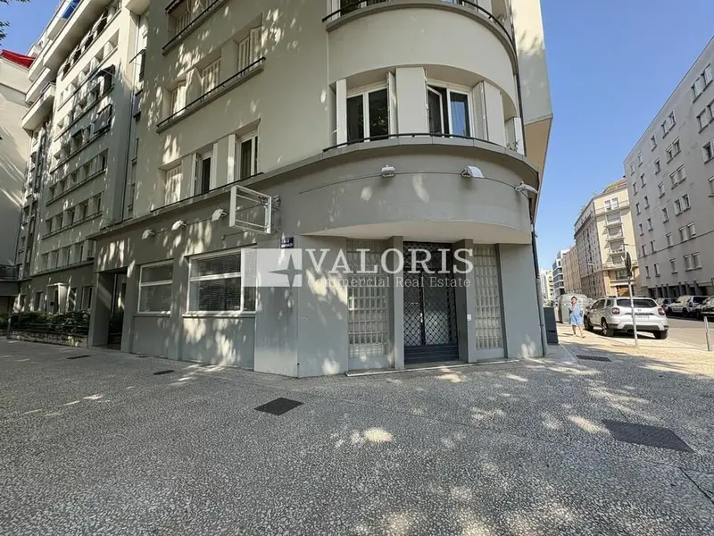 A louer Local commercial  171m² Lyon 06