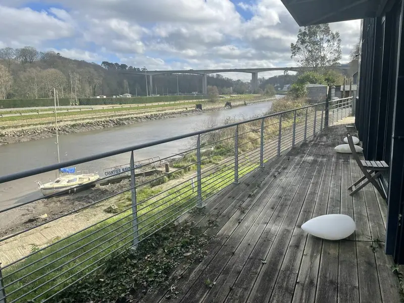 A VENDRE-LOCAL D'ACTIVITE 230 m2- SAINT MARTIN DES CHAMPS 
