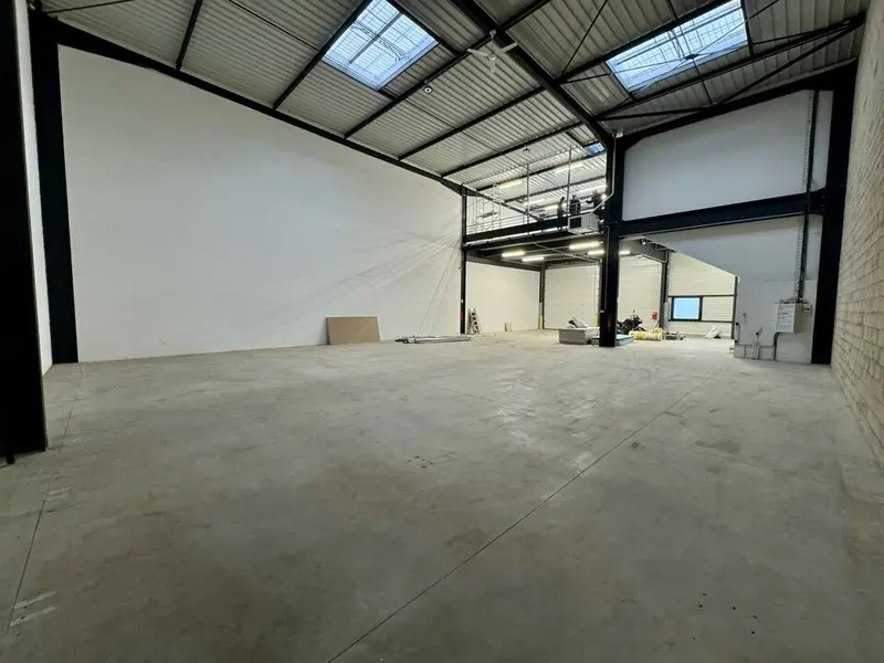 A louer Locaux d'activité 579m² Groslay