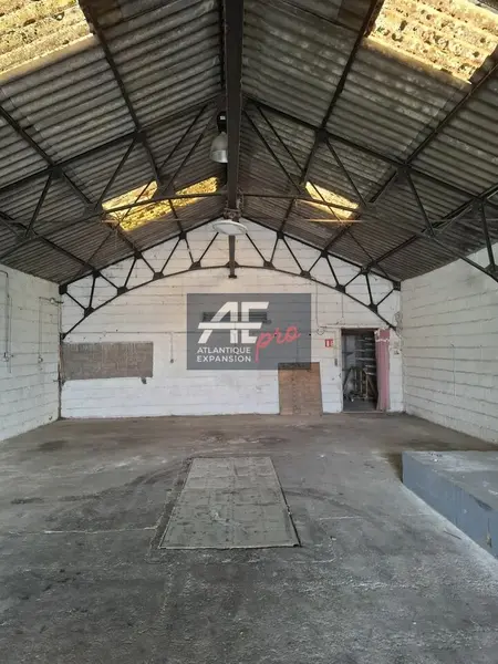 A LOUER ENTREPOT AVEC TERRAIN  - Saint-Nazaire