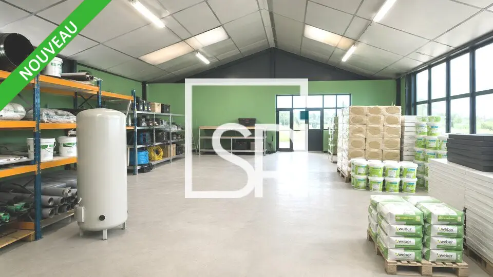 A vendre Entrepôt 750m² Le Cheix