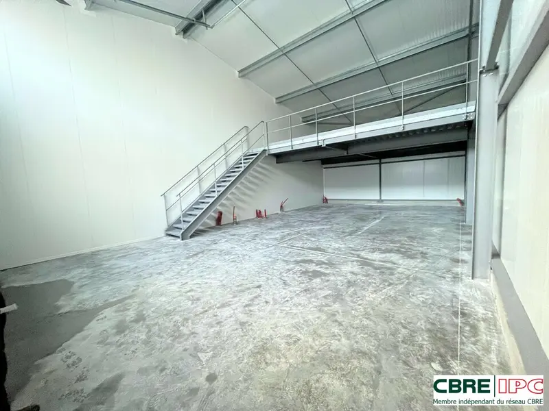Entrepôt / Activité à louer - Villefranque (64990) - 170 m² - 1 375 €/mois
