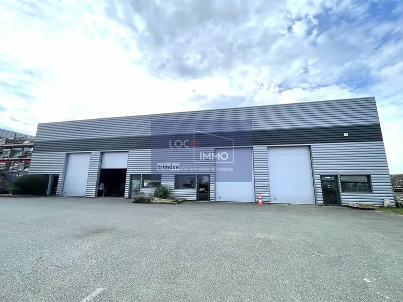LOCAL D'ACTIVITÉS À LOUER - BASSENS