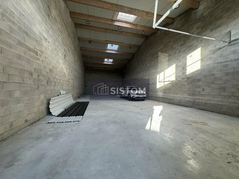 À louer  Cellule d'activité de 236 m²