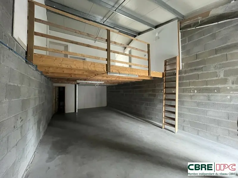LOCATION - REF : 8351PC3