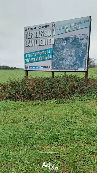 Terrain à vendre - Terrasson-Lavilledieu (24120) - 24000 m²