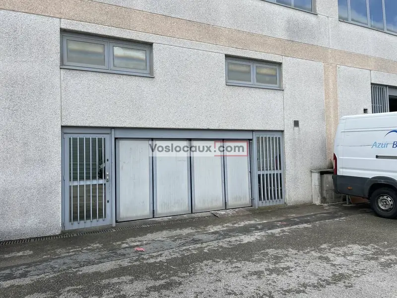 Opportunité à Antibes  Local d'activité de 150 m² proche autoroute