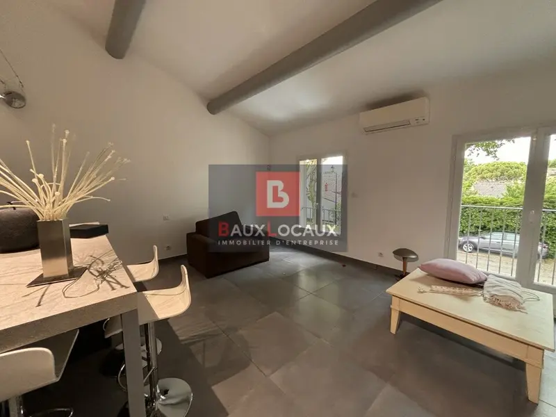 Bureau à louer - Courthézon (84350) - 177 m² - 1 500 €/mois