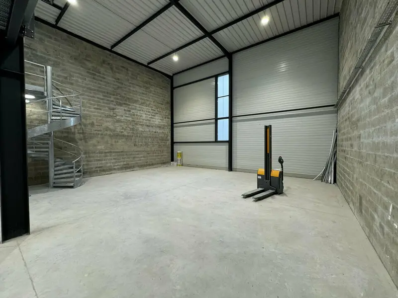 Entrepôt / Activité à louer - Mauregard (77990) - 220 m² - 2 933 €/mois
