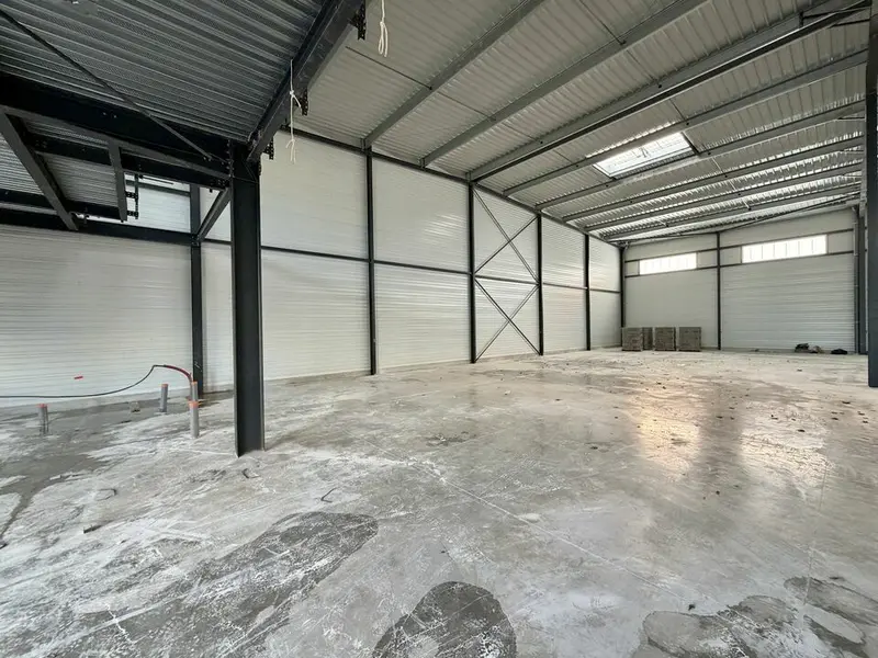 Entrepôt / Activité à louer - Viarmes (95270) - 425 m² - 3 187 €/mois