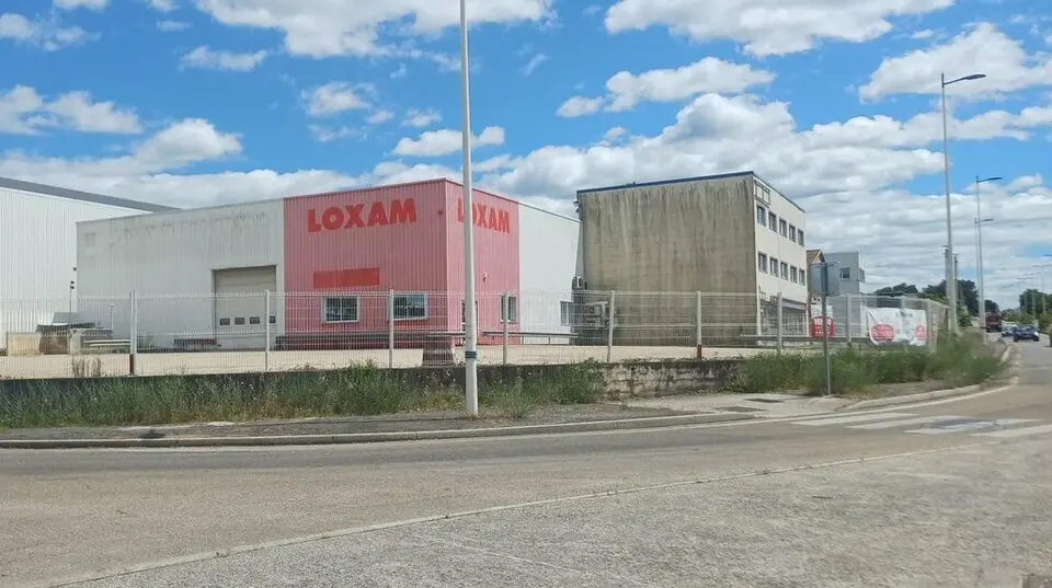Local Commercial à louer - Alès (30100) - 900 m² - 13 000 €/mois