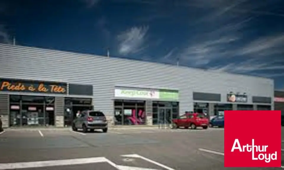 A louer Local commercial  600m² Saint-Pierre-du-Mont