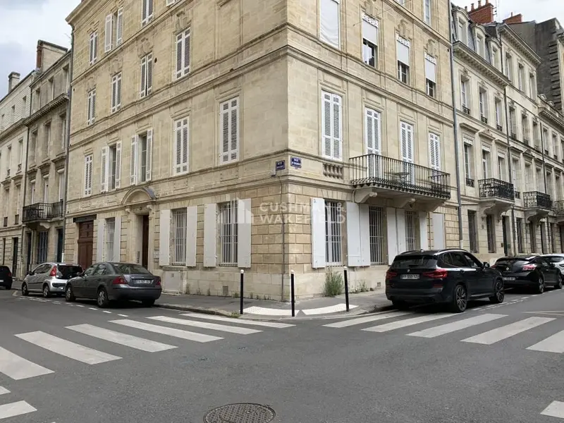 Bureau à louer - Bordeaux (33000) - 100 m² - 1 650 €/mois