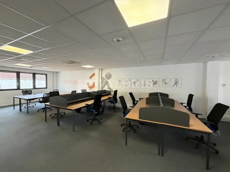 Bureaux meublés à louer à proximité de la gare de Vaise ! 
