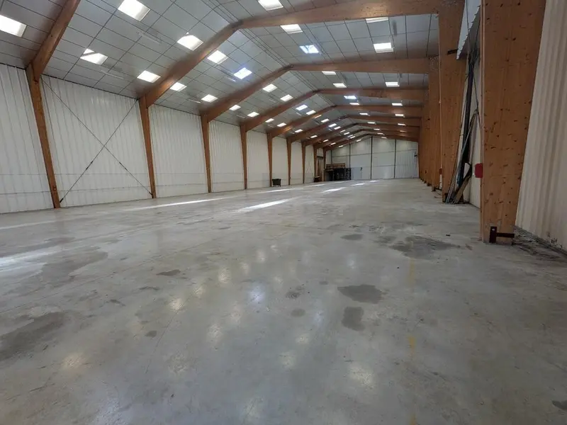 Entrepôt / Activité à vendre - La Saussaye (27370) - 730 m²