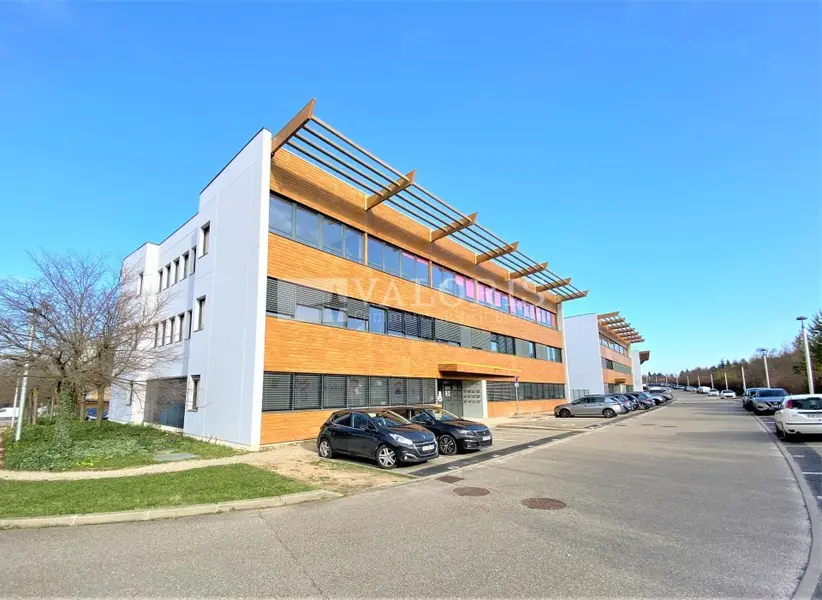 A louer Bureaux 1209.7m² Saint-Priest