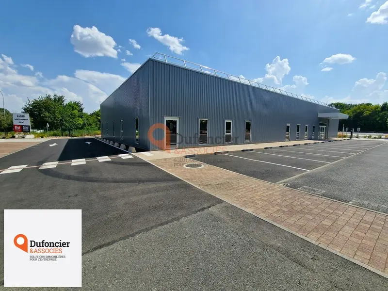 Local Commercial à louer - Migné-Auxances (86440) - 955 m² - 9 560 €/mois