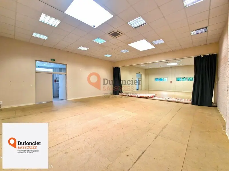 Bureau à louer - Poitiers (86000) - 100 m² - 750 €/mois