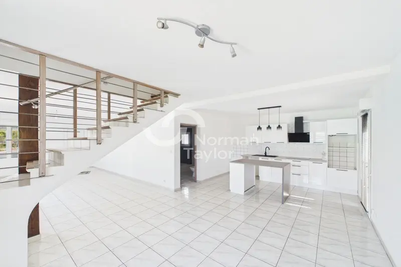 Bureau à louer - Fabrègues (34690) - 95 m² - 920 €/mois