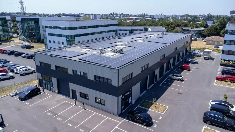 Entrepôt / Activité à louer - Artigues-Près-Bordeaux (33370) - 1332 m² - 9 99...