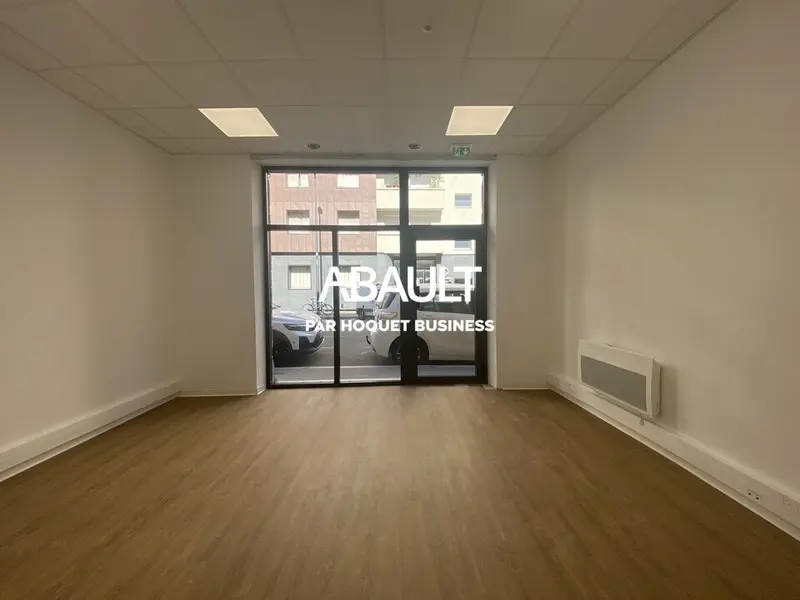 A LOUER LOCAL COMMERCIAL D'ENVIRON 61M² RUE ACHILLE VIADIEU 