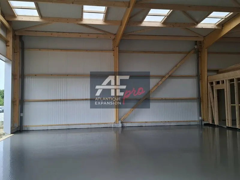 A louer Locaux d'activité 239m² Saint-André-des-Eaux