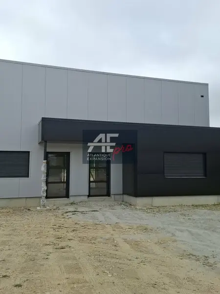 A louer Locaux d'activité 114m² Saint-André-des-Eaux