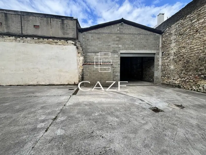 Entrepôt / Activité à louer - Bordeaux (33800) - 332 m² - 3 800 €/mois