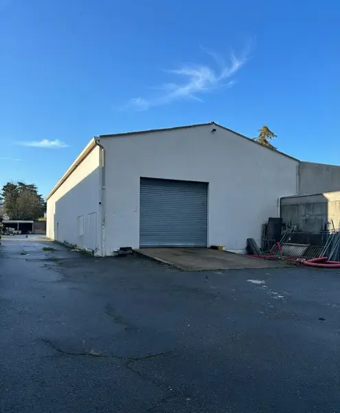 Entrepôt / Activité à louer - Champagne-Au-Mont-D'Or (69410) - 498 m² - 5 166...