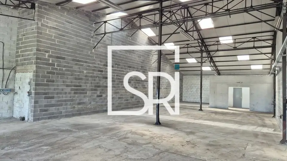 Entrepôt / Activité à louer - Beauregard-Vendon (63460) - 367 m² - 1 070 €/mois