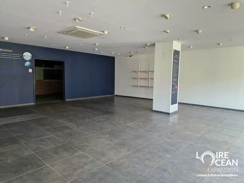 Local Commercial à louer - Pornic (44210) - 300 m² - 2 600 €/mois
