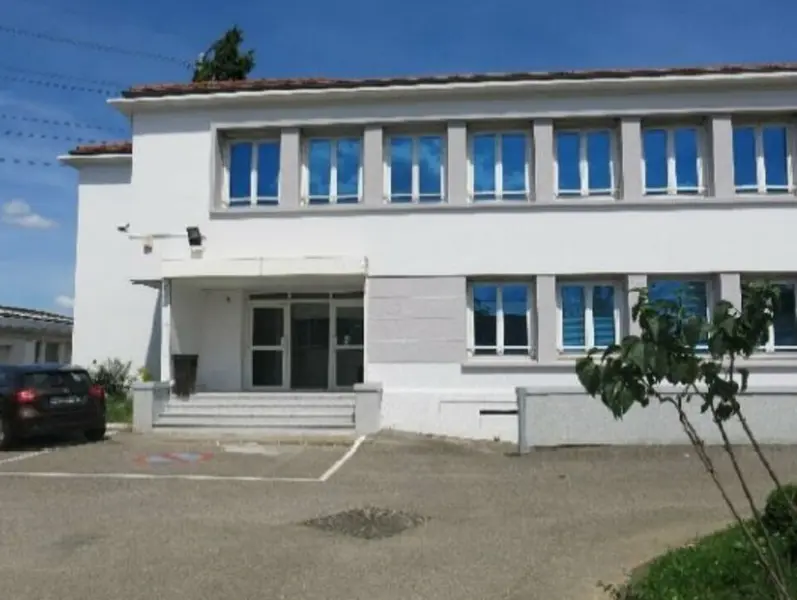 Bureau à louer - Vénissieux (69200) - 86 m² - 1 154 €/mois