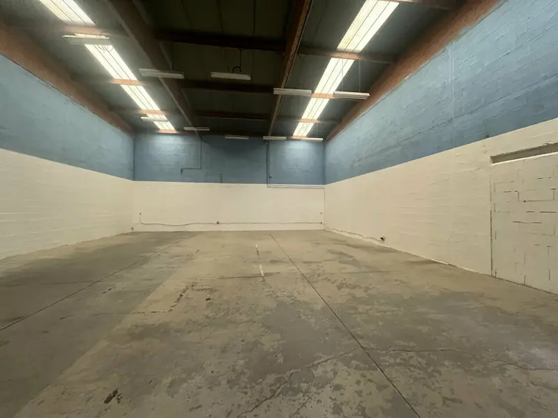 Entrepôt / Activité à louer - Émerainville (77184) - 361 m² - 2 857 €/mois