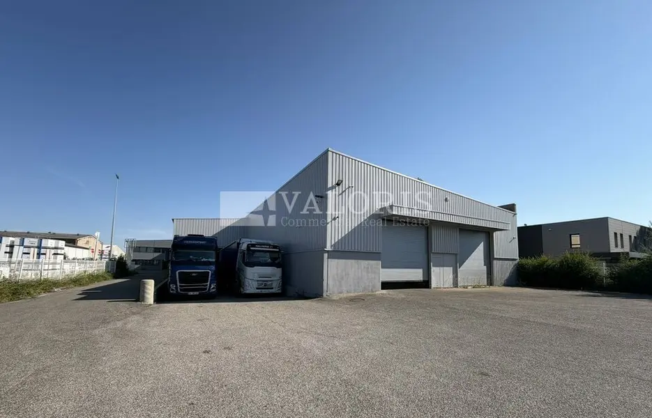 Entrepôt / Activité à louer - Vénissieux (69200) - 1500 m² - 19 500 €/mois