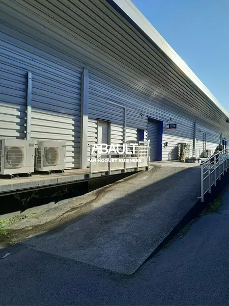 Local Commercial à louer - Toulouse (31100) - 380 m² - 2 337 €/mois