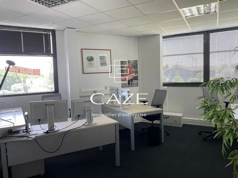 Bureau à vendre - Villenave-D'Ornon (33140) - 1776 m²
