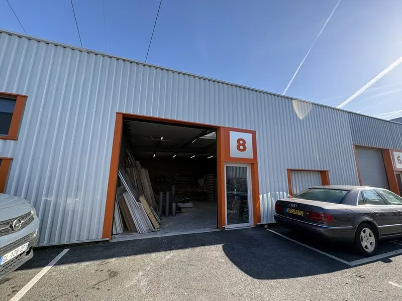 Entrepôt / Activité à louer - Carbon-Blanc (33560) - 152 m² - 1 100 €/mois