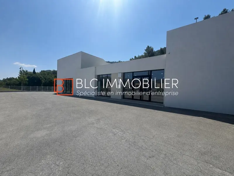 Local Commercial à louer - Aubagne (13400) - 170 m² - 4 250 €/mois