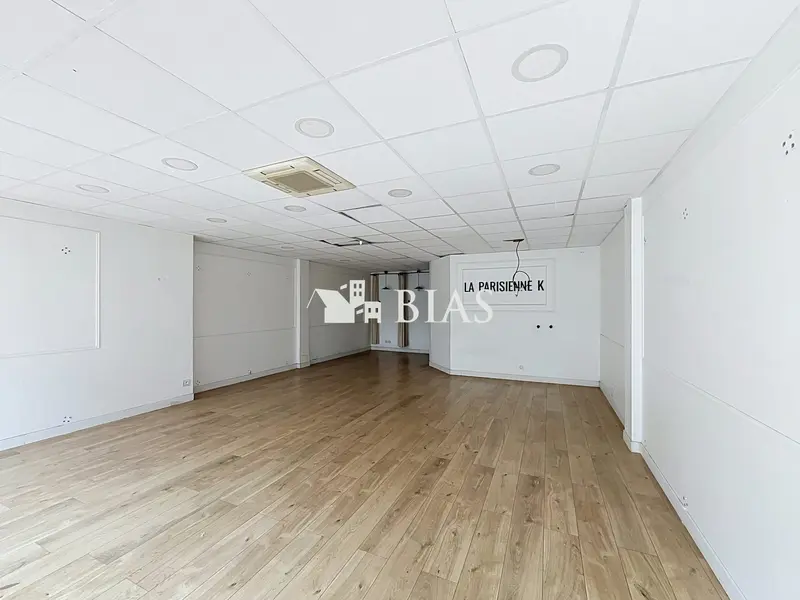Local Commercial à vendre - Elbeuf (76500) - 120 m² - 160 000 €
