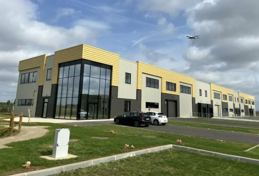 LOCAUX D'ACTIVITE NEUFS A VENDRE