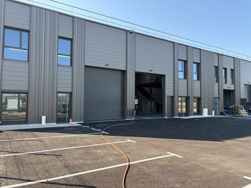 A louer Locaux d'activité 318m² Rillieux-la-Pape