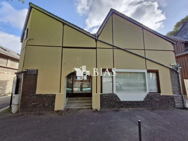 Bureau à louer - Acquigny (27400) - 137 m² - 1 200 €/mois