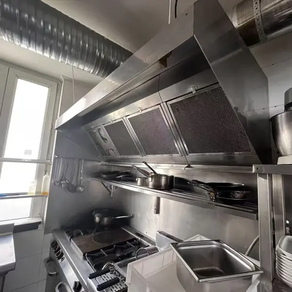 PARIS 13e – BUTTE-AUX-CAILLES – RESTAURANT D'ANGLE