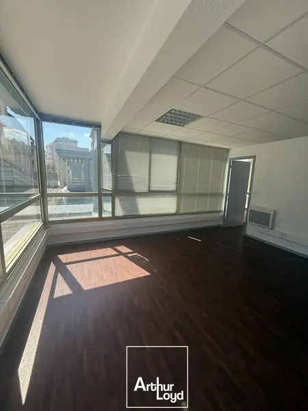 A louer Bureaux 210m² Tulle