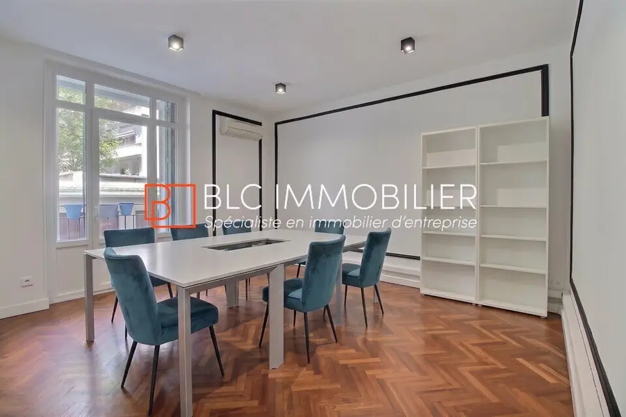 Bureaux à louer 95m2 13008 Marseille