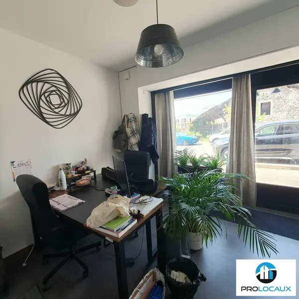 A vendre Local commercial  65m² Domène
