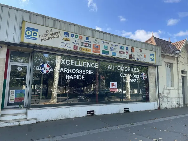 BORDEAUX BASTIDE LOCAL COMMERCIAL 400 M² A LOUER