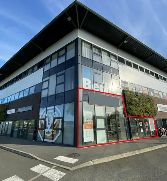 A LOUER - EXCELLENTE VISIBILITÉ - 80 M² - LOCAL COMMERCIAL
