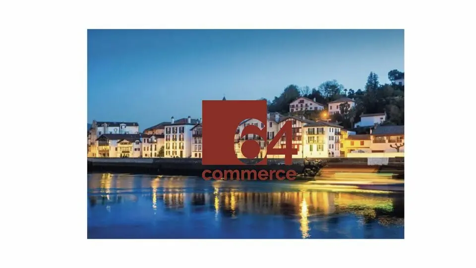 ST JEAN DE LUZ CENTRE, BOUTIQUE 35 M² ENV A LOUER AVEC DROIT D'ENTREE