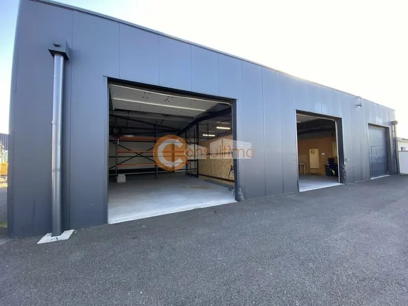 A LOUER LOCAL D'ACTIVITÉS  - 300 M2 - ZA MIOS
